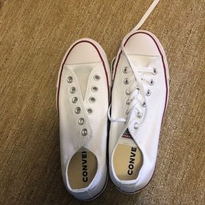 brand new converse -TRADE FOR HIGH TOPS